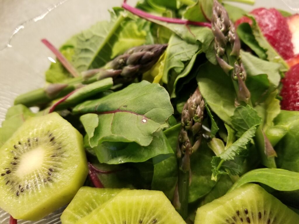 Strawberry Asparagus Salad with Kiwi