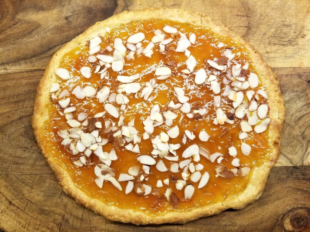 Finished apricot tart