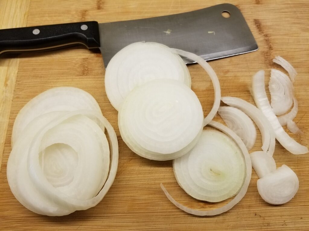 sliced onions