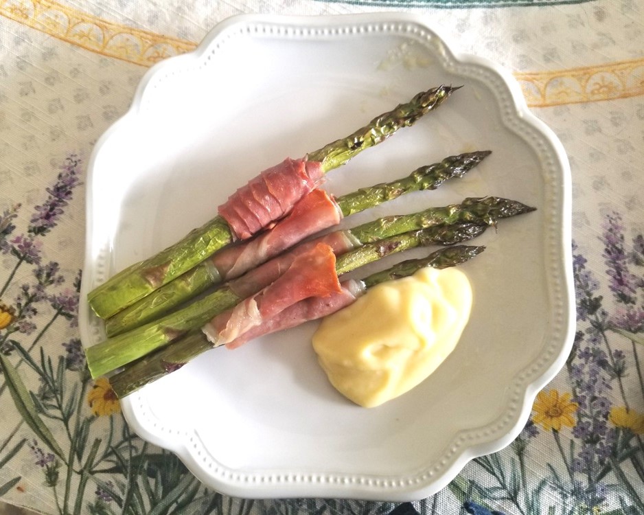 Prosciutto-Wrapped Asparagus