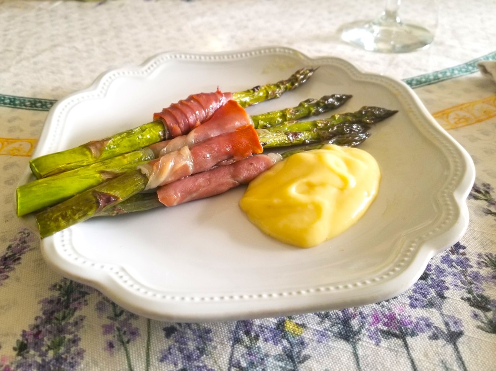 Prosciutto-Wrapped Asparagus